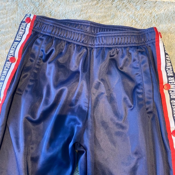 Split button-up pants (medium) - Picture 5 of 5